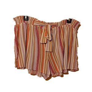 🌸 NWT FAUX BELTED SHORT